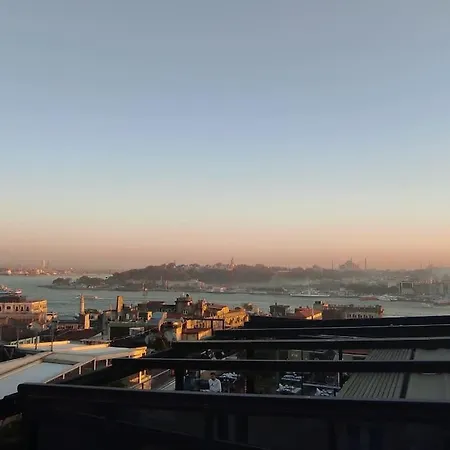 Big Historical Flat In Galata Apartment Istanbul