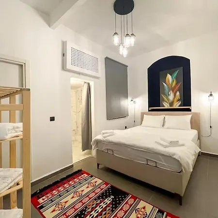 Big Historical Flat In Galata Apartment *