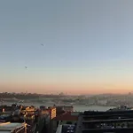 Big Historical Flat In Galata