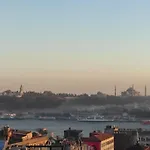 Big Historical Flat In Galata