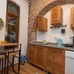 Big Historical Flat In Galata Appartamento